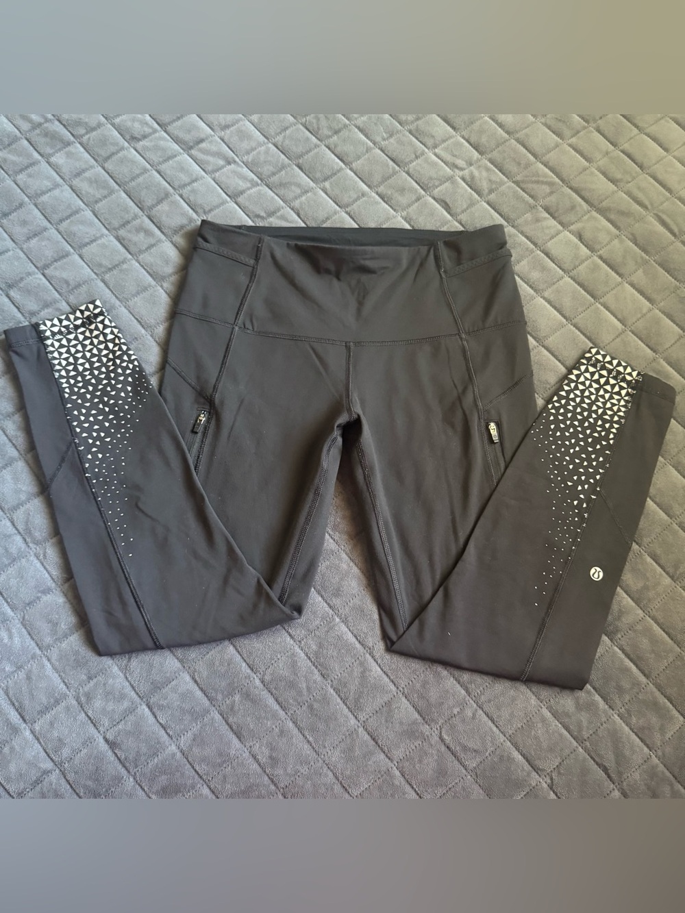 Lululemon Women's Black Geometric Reflective Design Athletic Jeggings Waist 29”